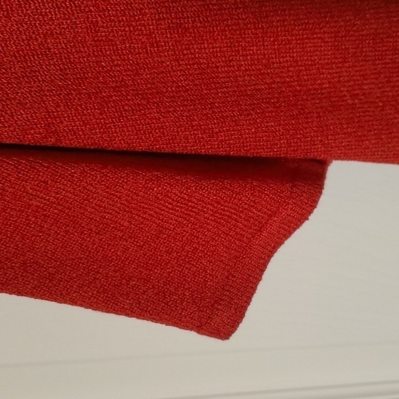 Sag Harbr red SS embroidered top NWT size large - Picture 7 of 13